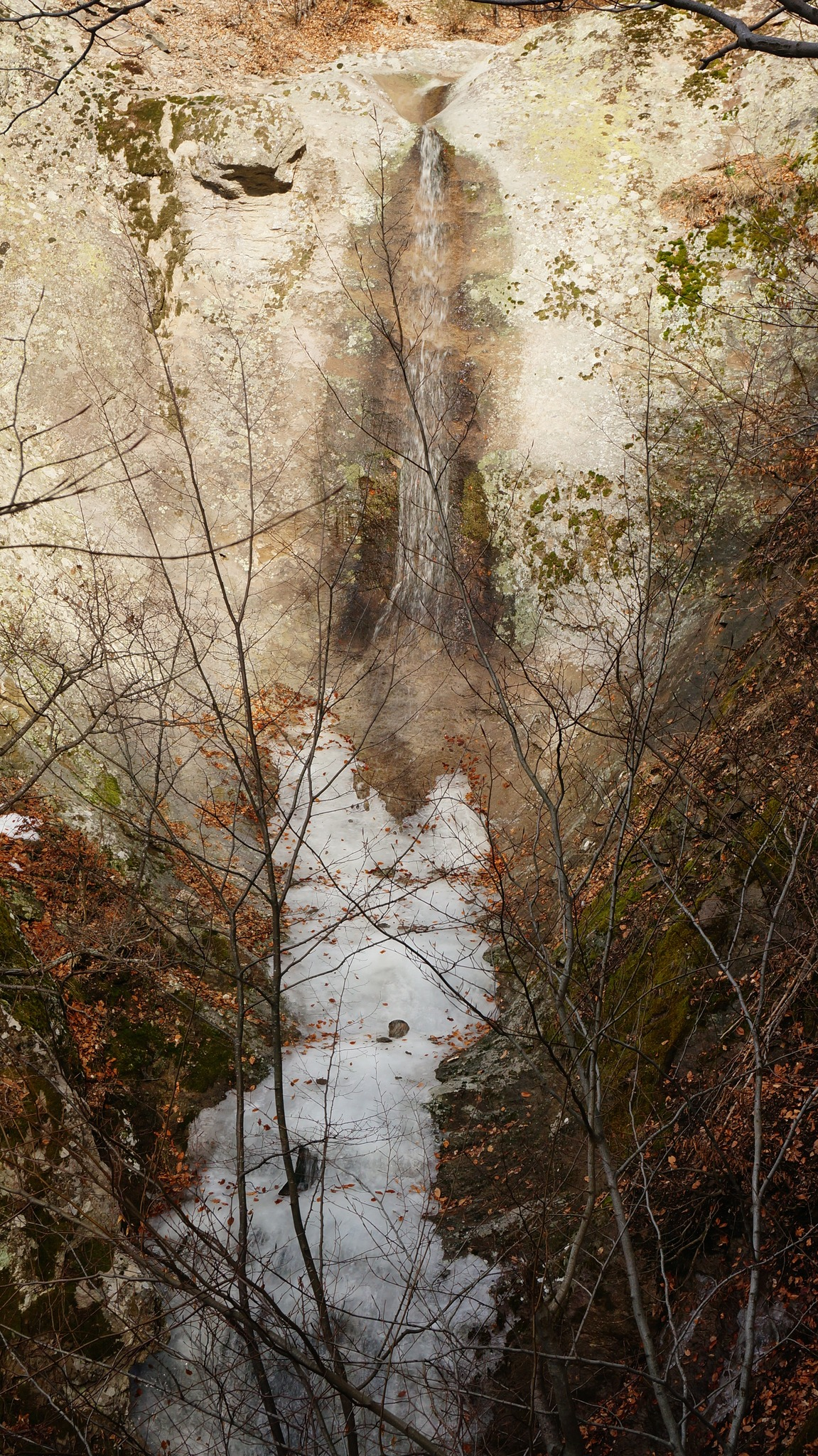 Водопад Олан кая