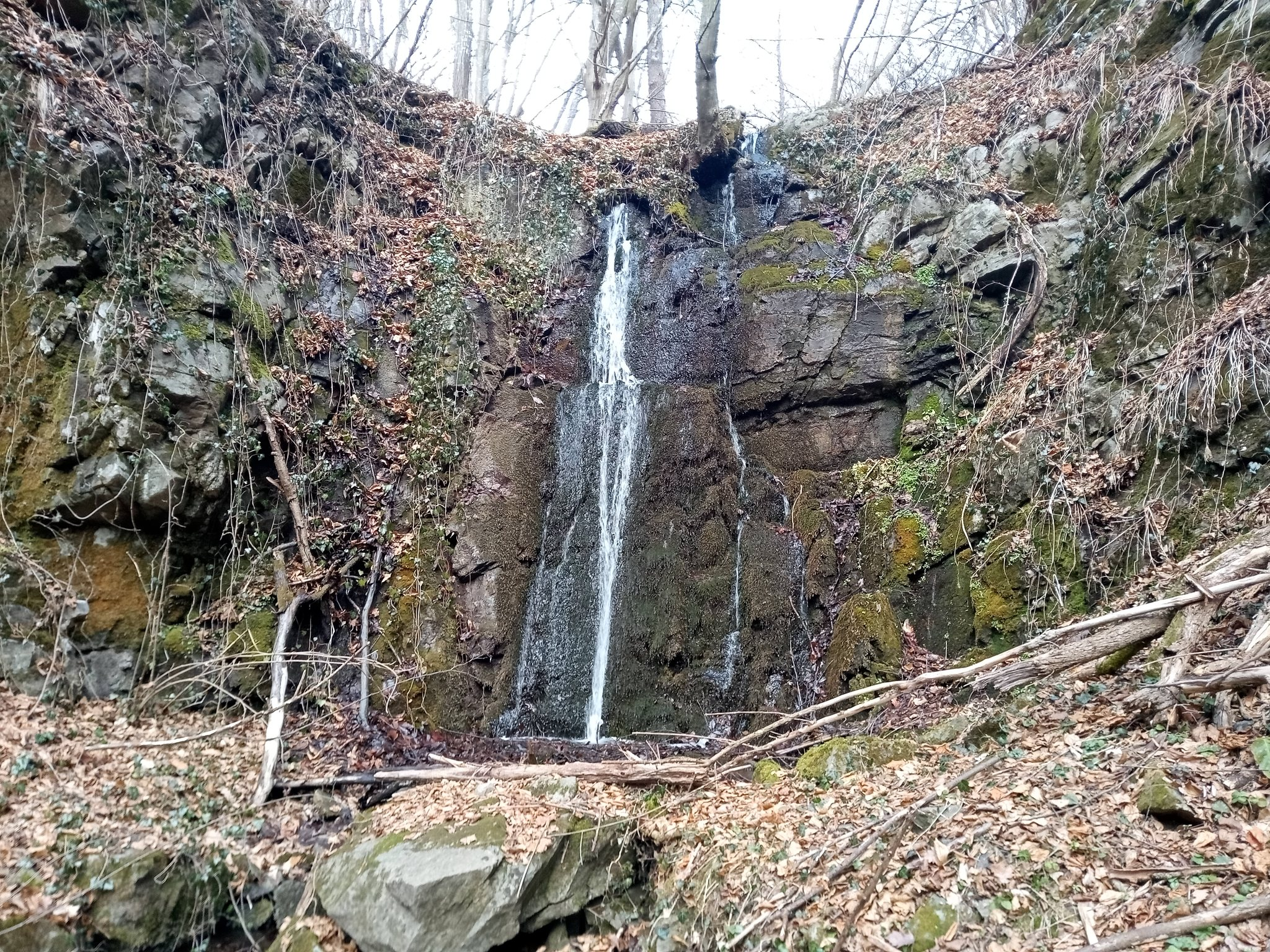 Долен водопад Черното дере