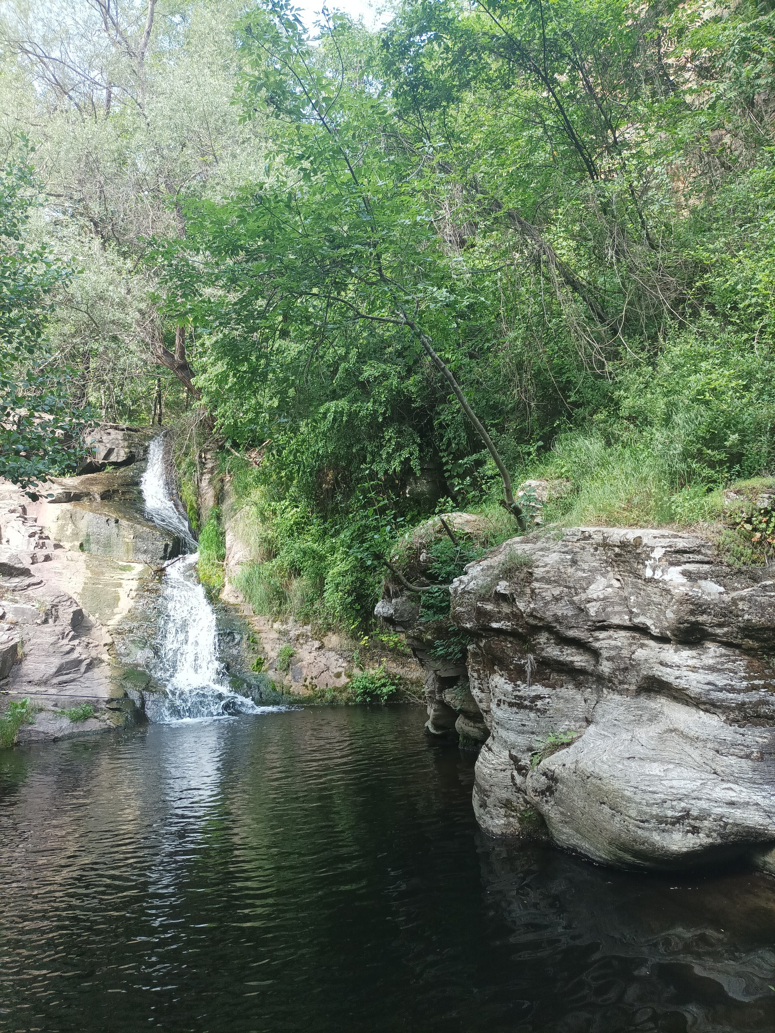 Водопад Абдишов вир