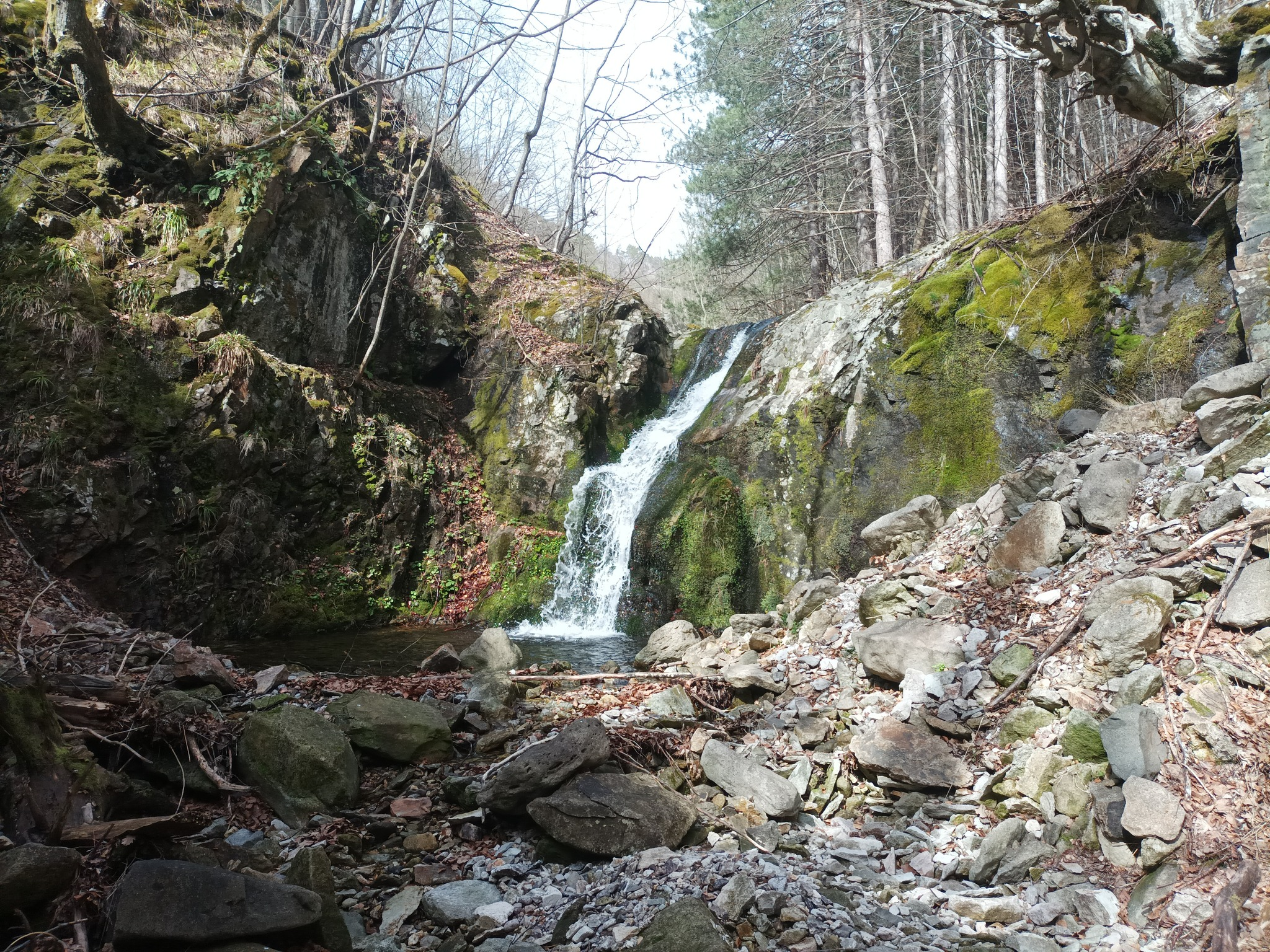 Долен водопад Краставото дере