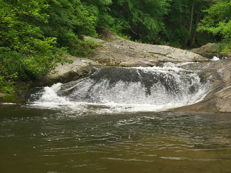 Широкия водопад