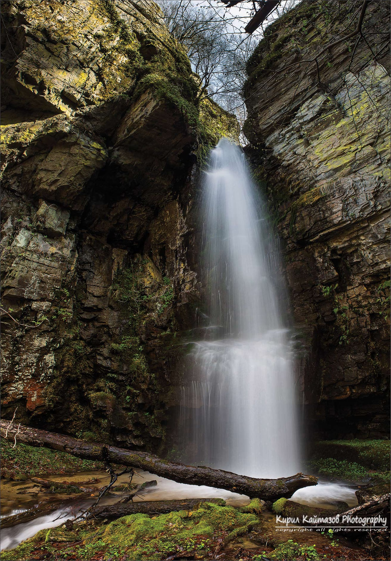 Азовско падало