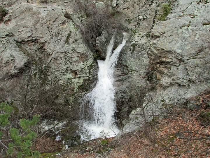 Долен водопад Дикилиташ