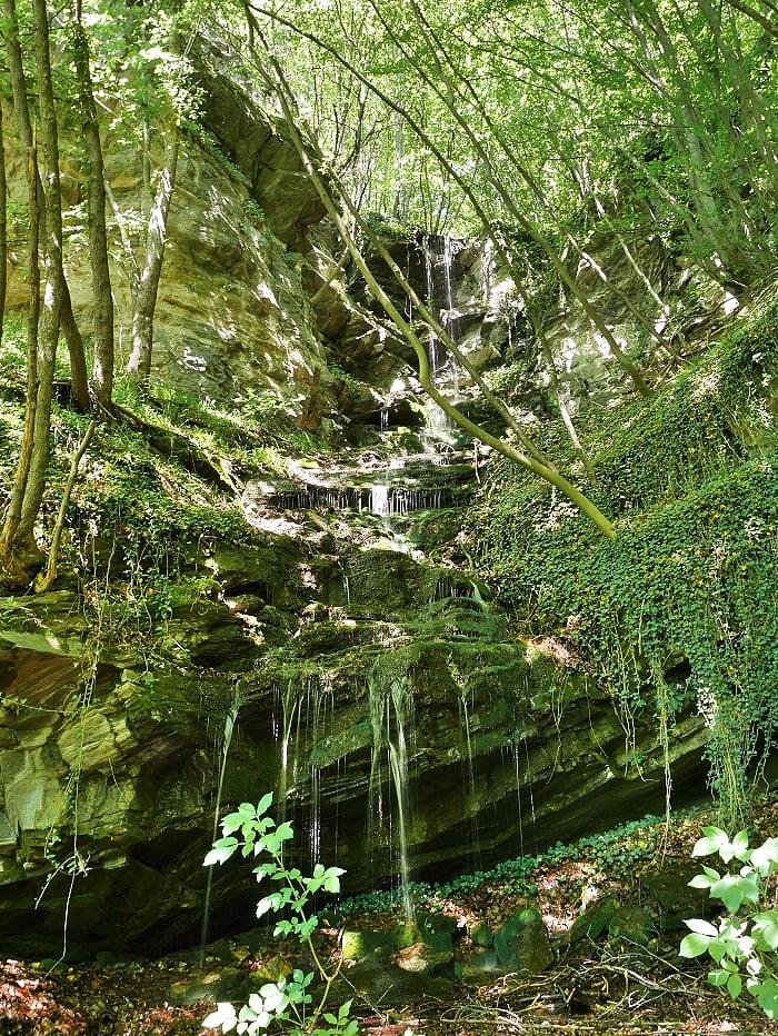Водопад южен приток Малка Въча