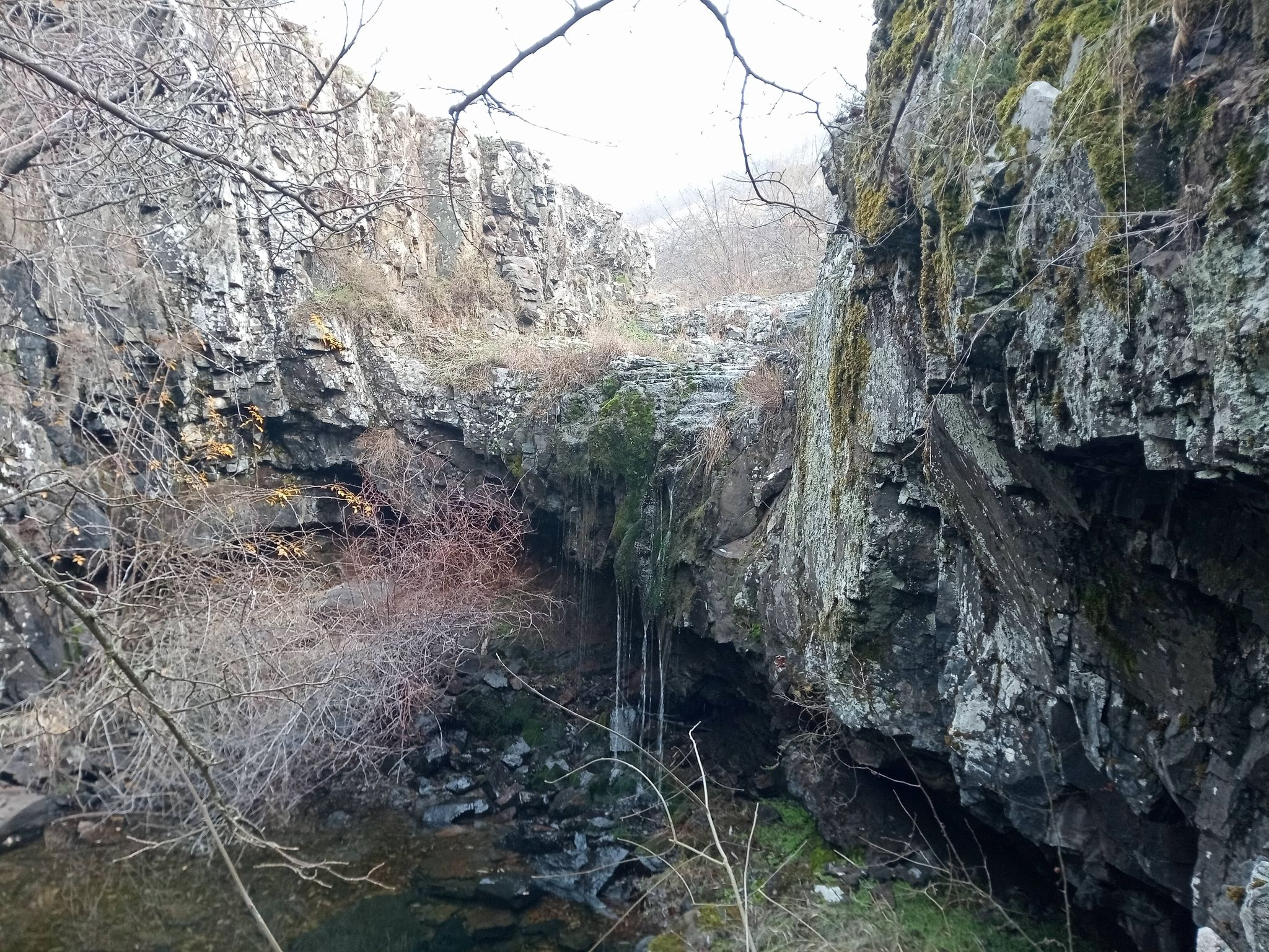 Водопад Дьомбилдек дереси