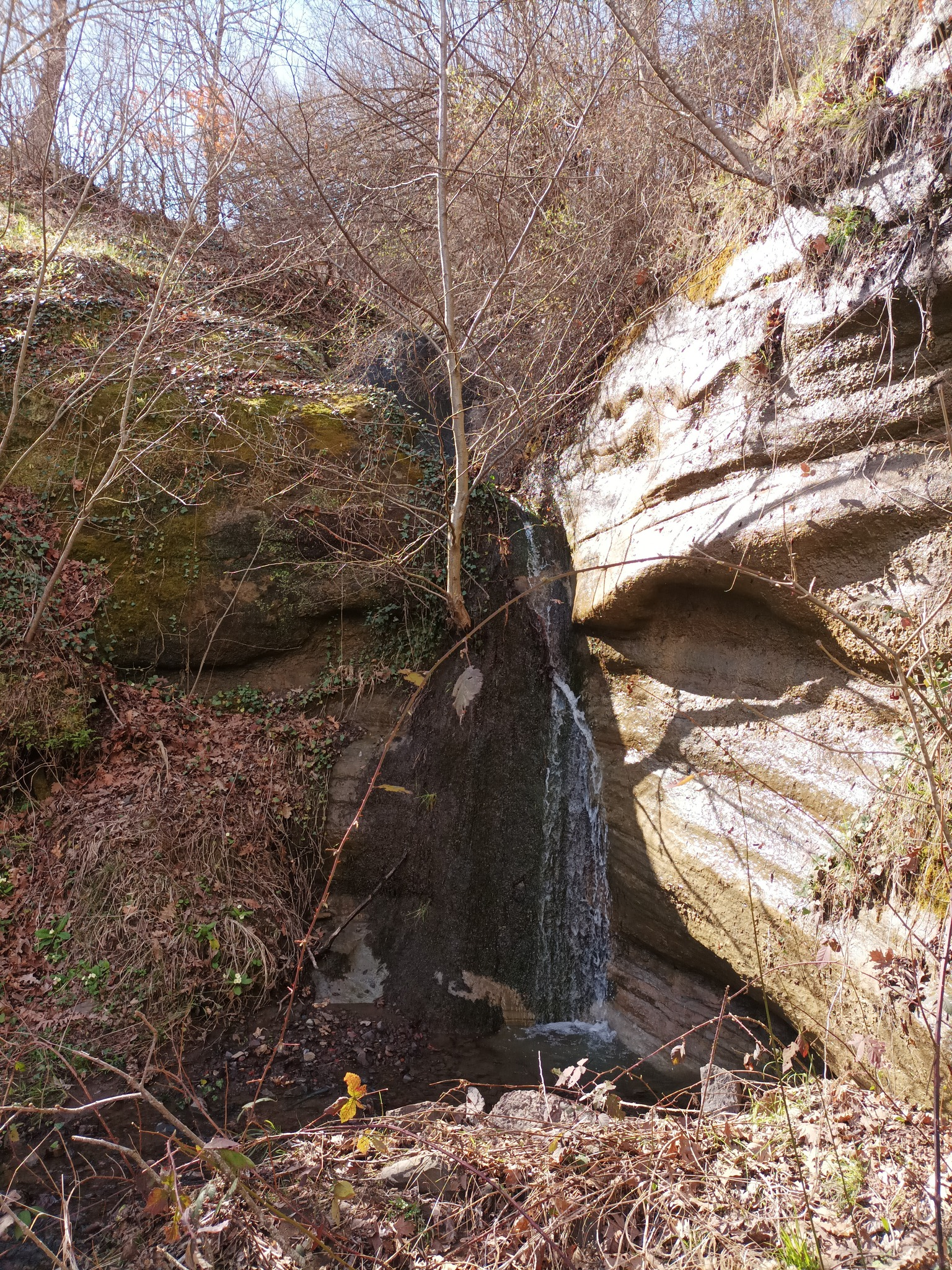 Водопад десен приток Самокитка