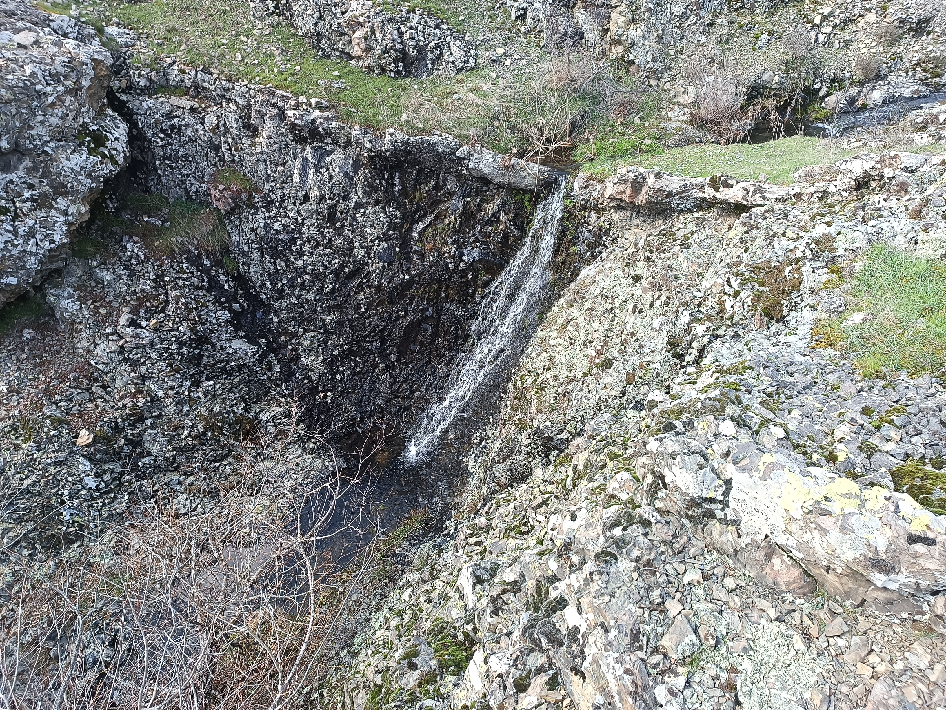 Водопад десен приток Балъкчай