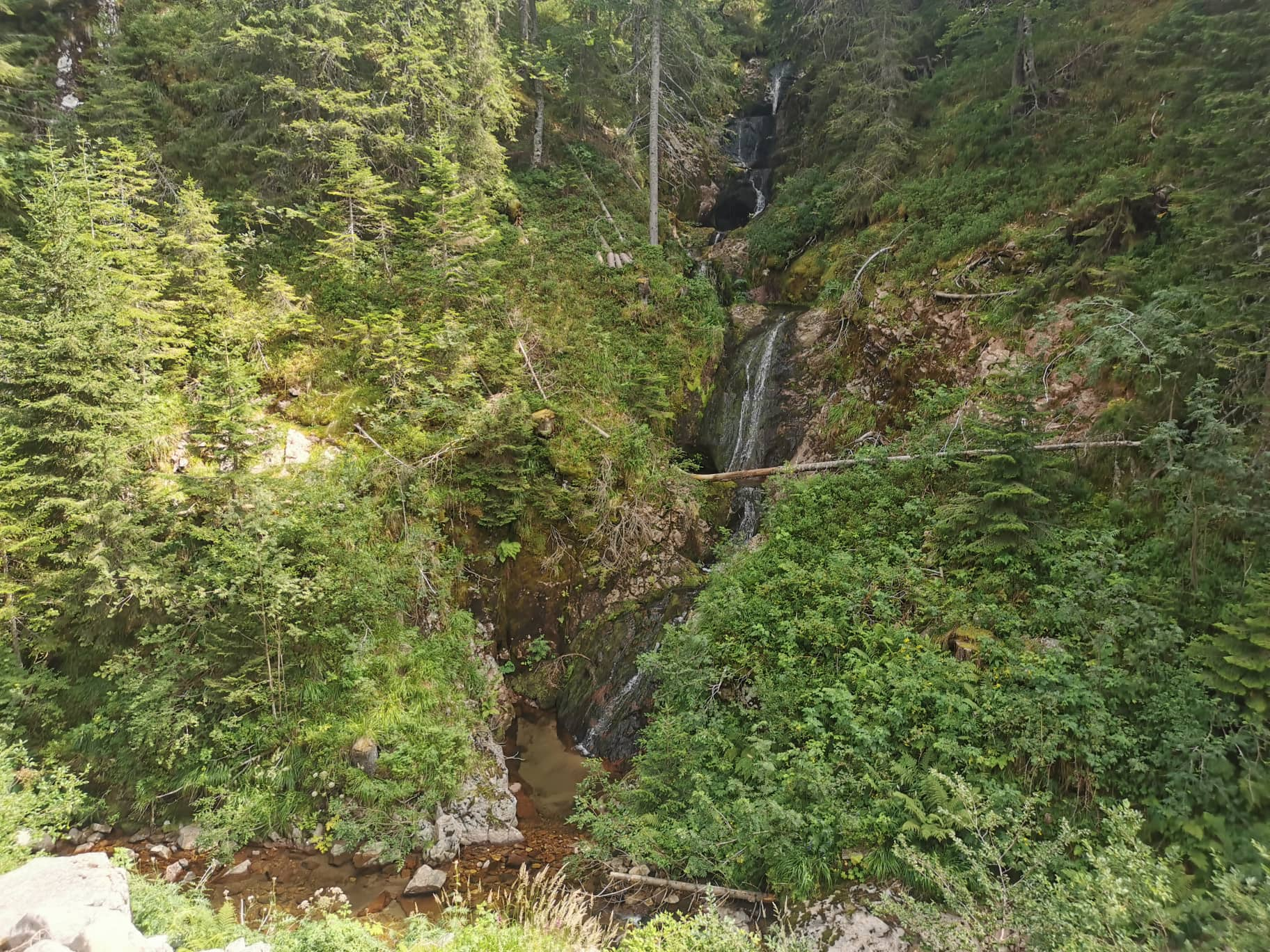 Водопади десен приток Черна река