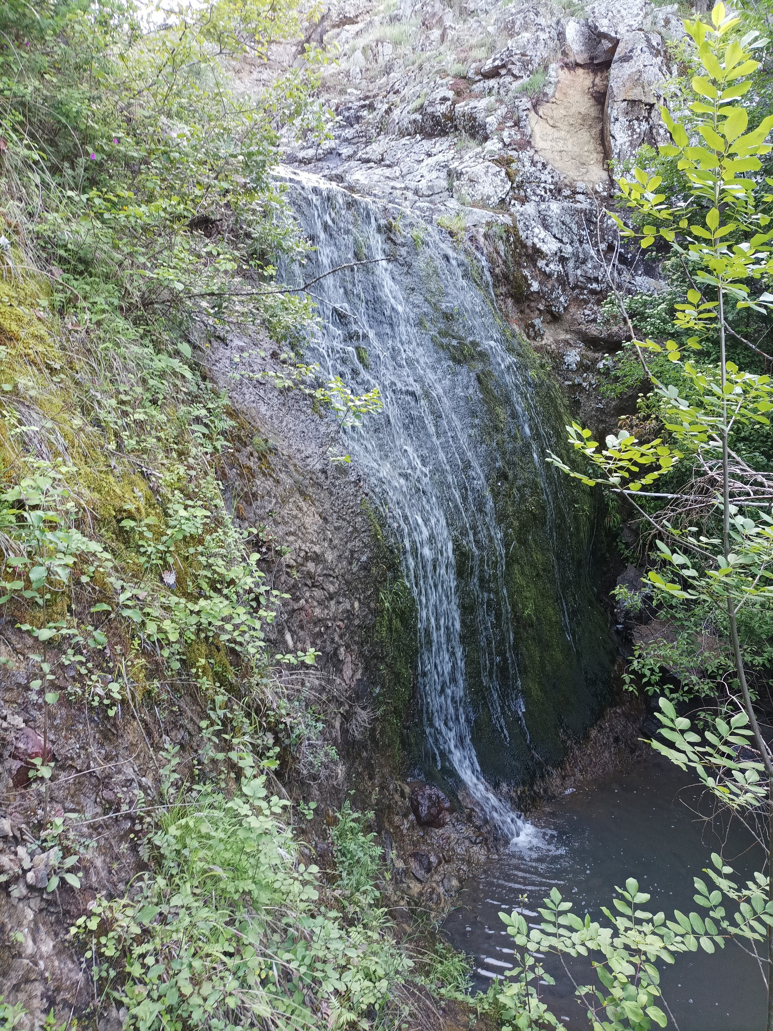 Водопад Индере