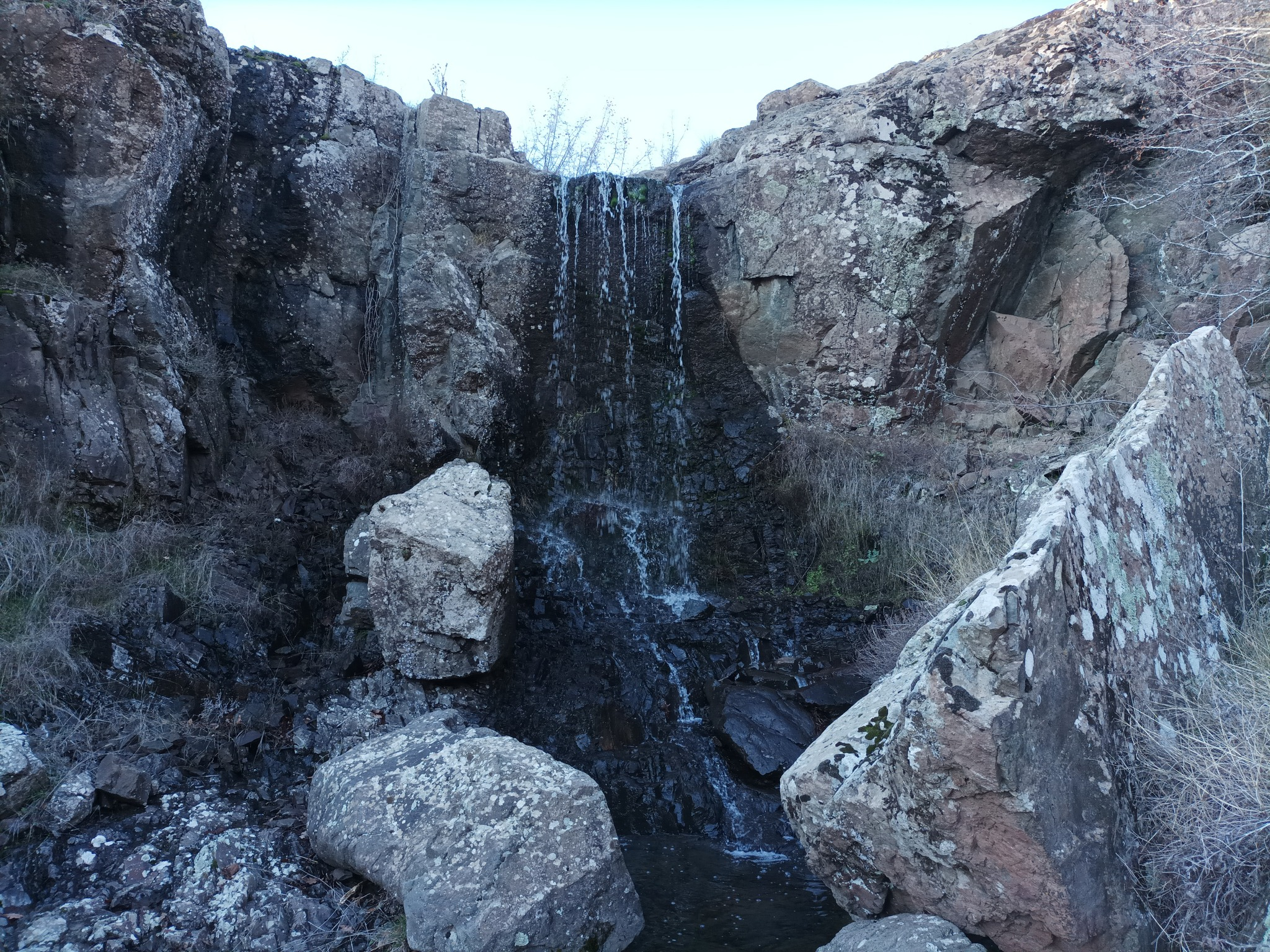 Горен водопад Каракая дереси