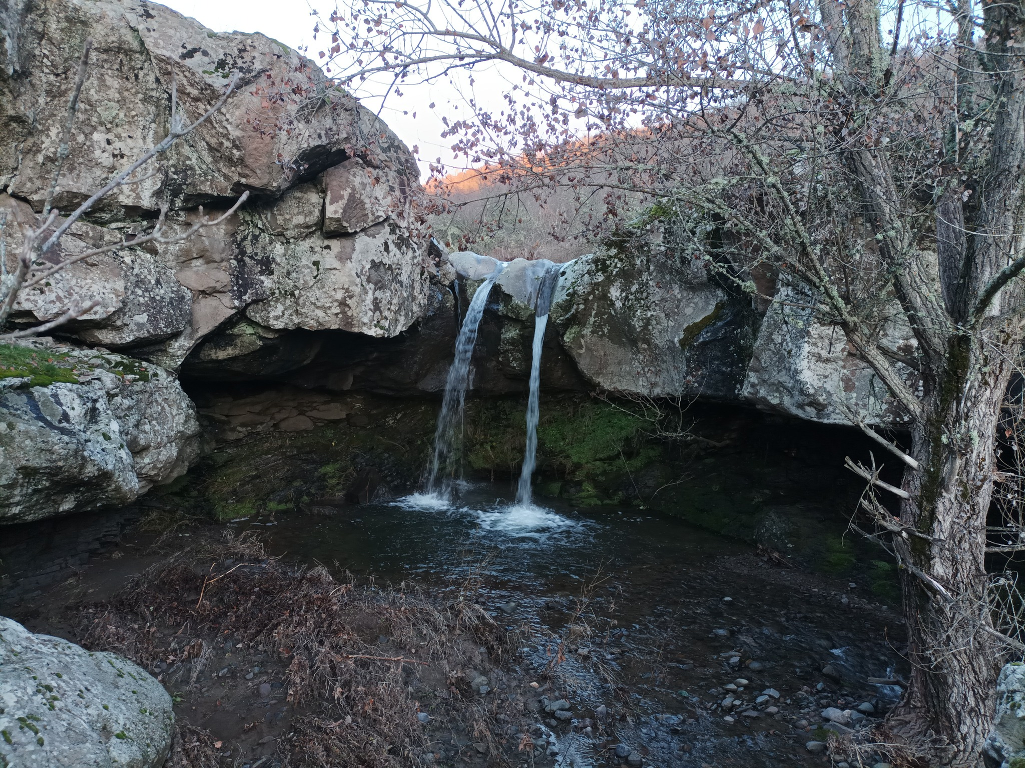 Долен водопад Каракая дереси