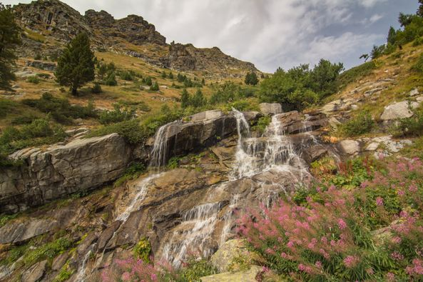 Прагове Каменита река