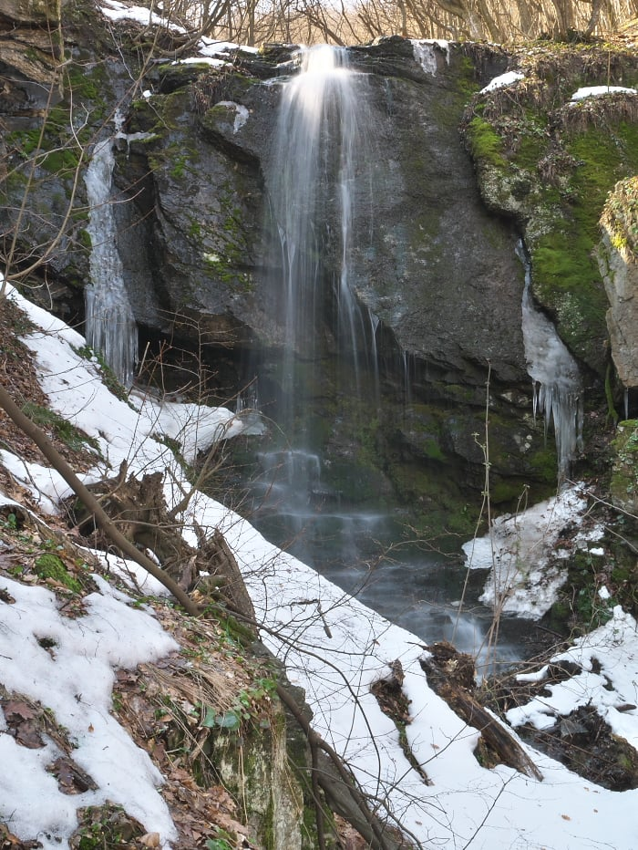 Горен водопад приток Ошляк
