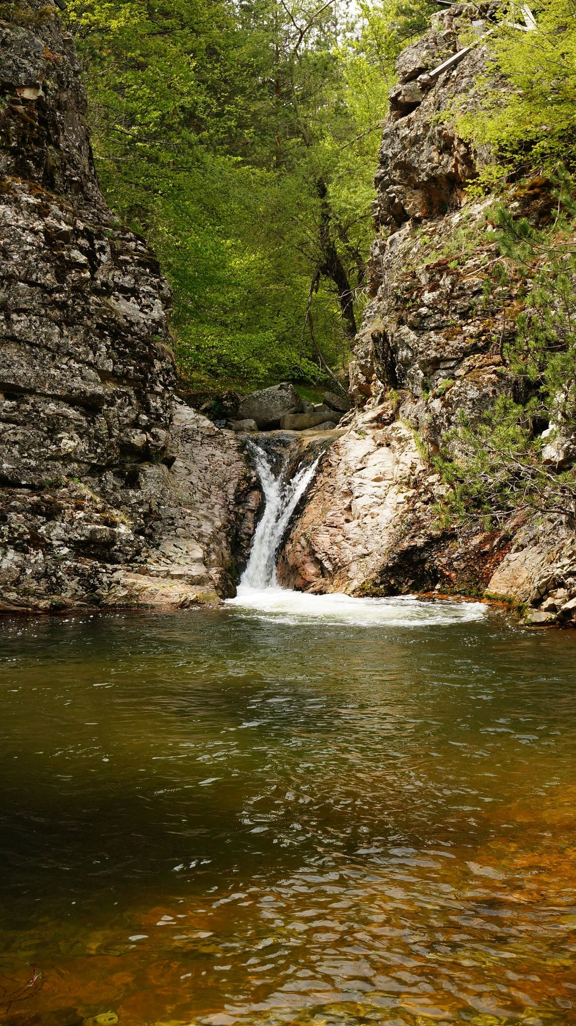 Водопад Добрин вир